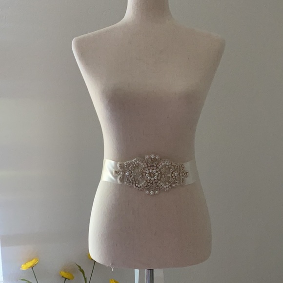 David’s Bridal Pearl and Rhinestone Ivory Sash main image 5
